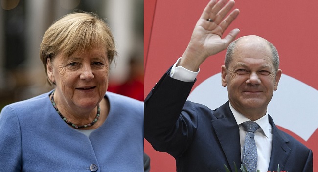 A photo combination of Angela Merkel and Olaf Scholz (Photo by Fabian Sommer / POOL / AFP)